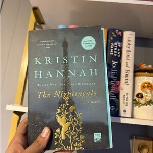 💛 3 for $20 💛 The Nightingale by Kristin Hannah Book